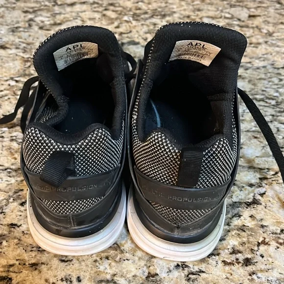 APL Ascend W shoes